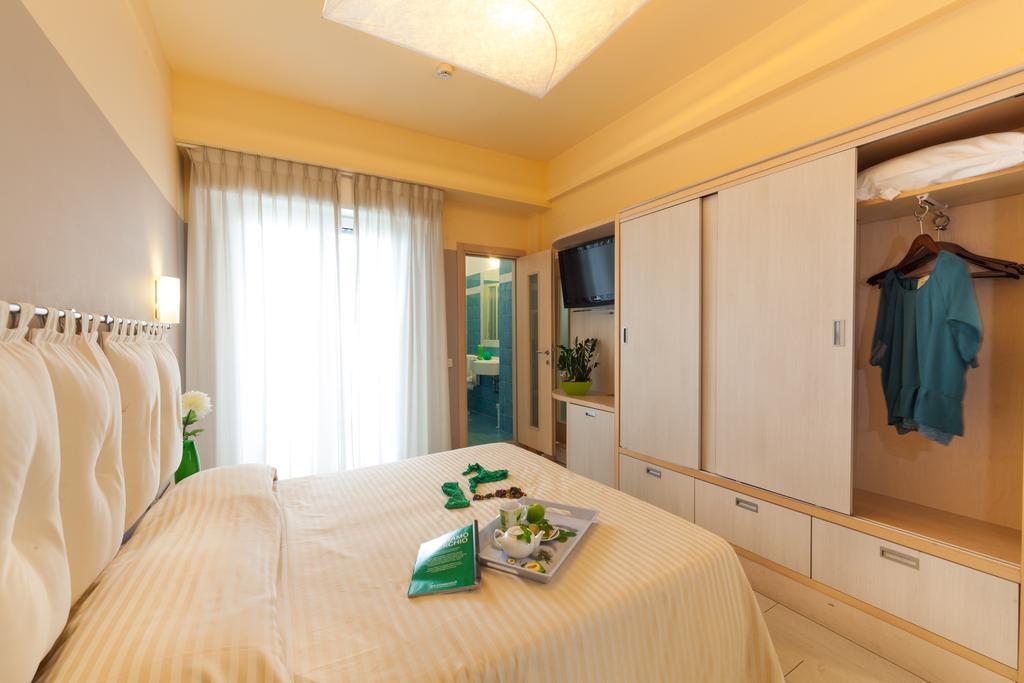 Hotel Commodore Riccione Exterior foto